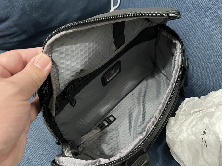 (全新正品)TUMI PLATOON SLING ALPHA BRAVO黑色單肩包